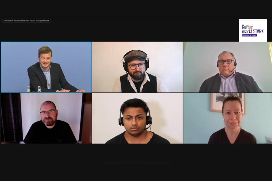 Die Podiumsdiskussion leitete Moderator Felix Seibert-Daiker. Mit: Dr. Guido Bröckling, Björn Lengwenus, Thilo Reffert, Niksan Rajaratnam und Prof. Dr. Susanne Keuchel (v.l.o.)
