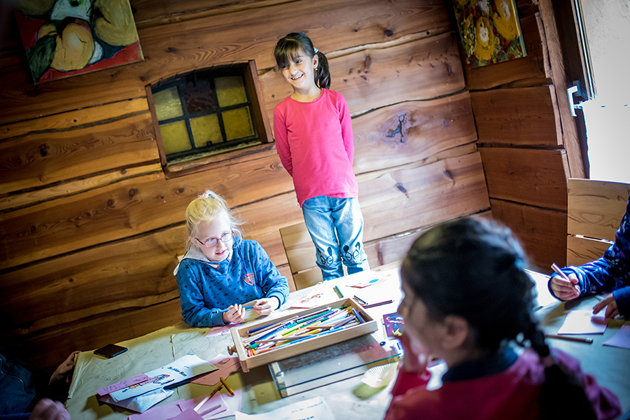 „Die kleine Hexe“ war dieses Mal die literarische Ermutigung zum Deutschsprechen mit Hexensprüchen, Kreuzworträtsel und selbstgemalten Bildern.